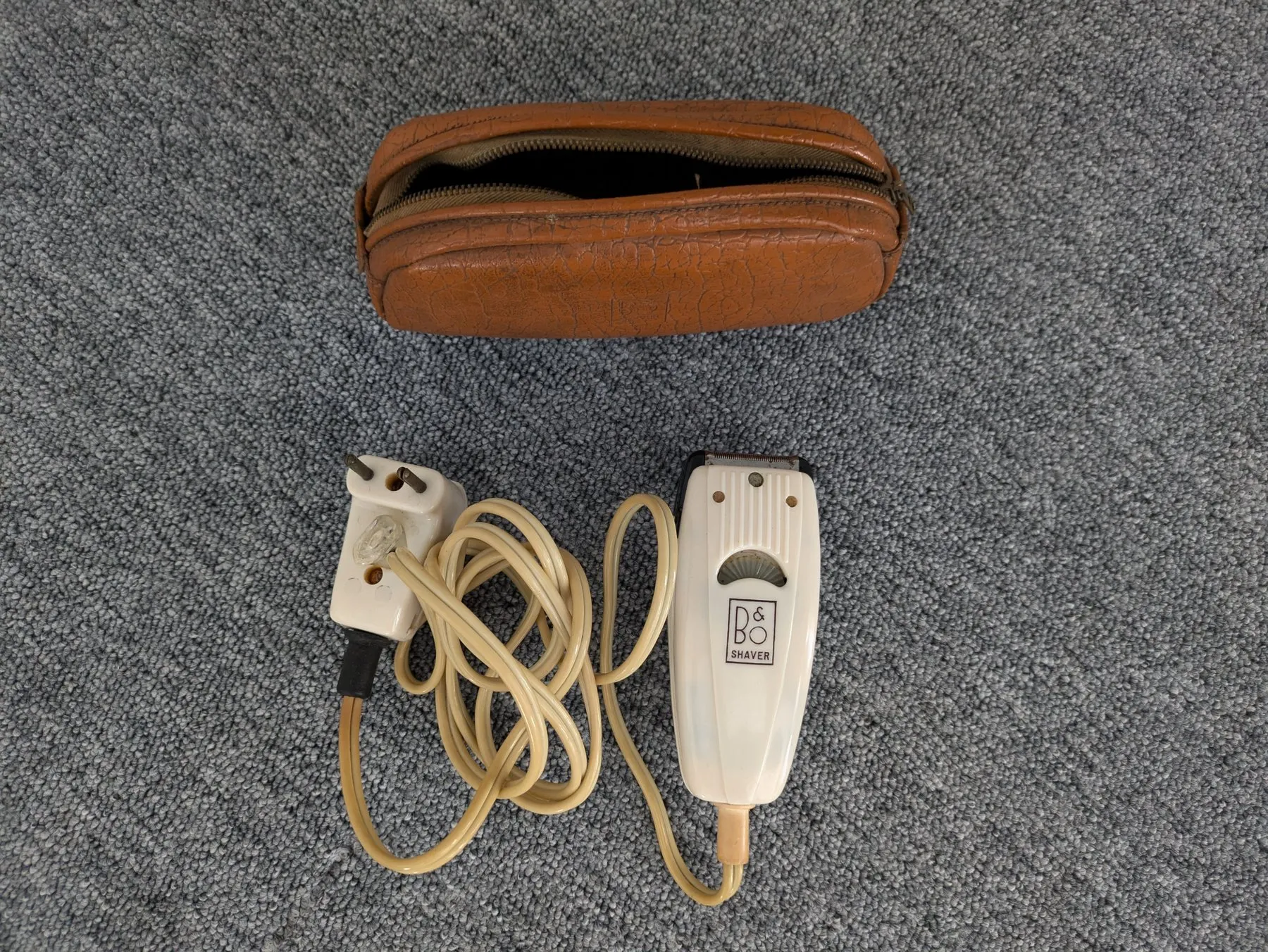 Bang & Olufsen - Razor (2) - B&O Shaver